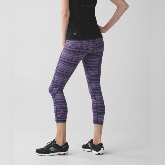 Lululemon Pace Rival Crop in Space Dye Twist Ultra Violet Multi / Blue - Picture 3 of 14